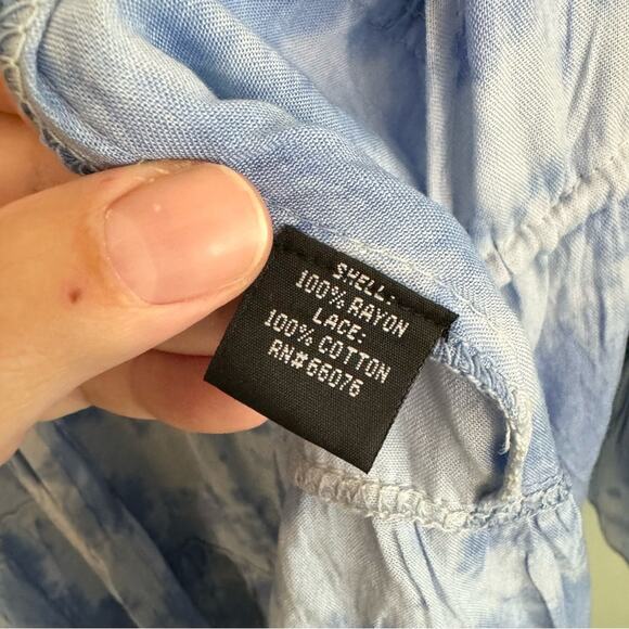 Raviya Women's Blue Tie-Dyed Lace Trim Bell-Sleeve Tiered Cover-Up Medium NWT - Picture 4 of 12